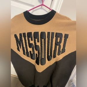 Thick crewneck, good condition.